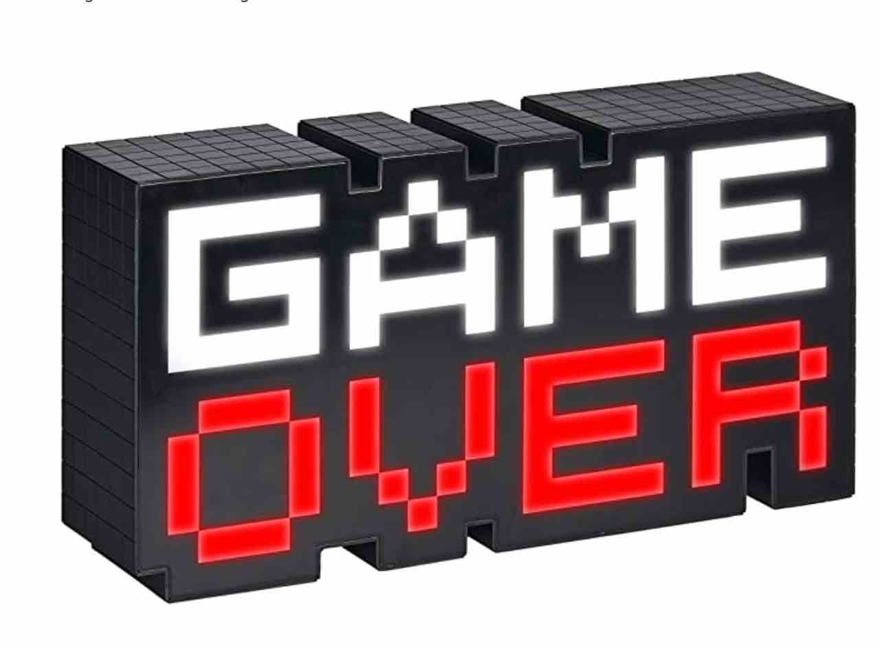 game-over-schriftzug-beleuchtet